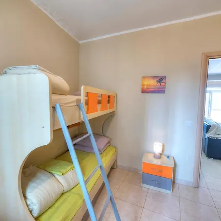 3 Bedroom Apt Overlooking Valley & Communal Pool Ecar1-1 * Qala