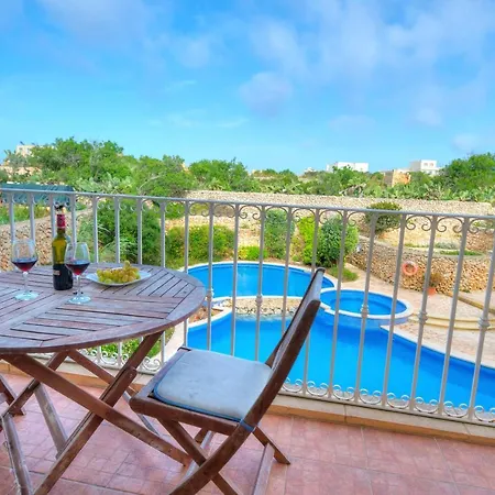 3 Bedroom Apt Overlooking Valley & Communal Pool Ecar1-1 Lägenhet