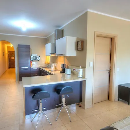 アパート 3 Bedroom Apt Overlooking Valley & Communal Pool Ecar1-1