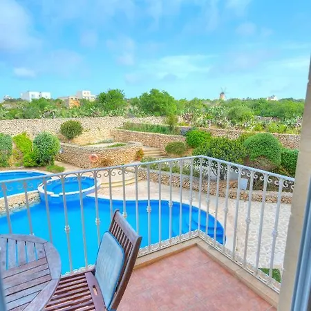 アパート 3 Bedroom Apt Overlooking Valley & Communal Pool Ecar1-1