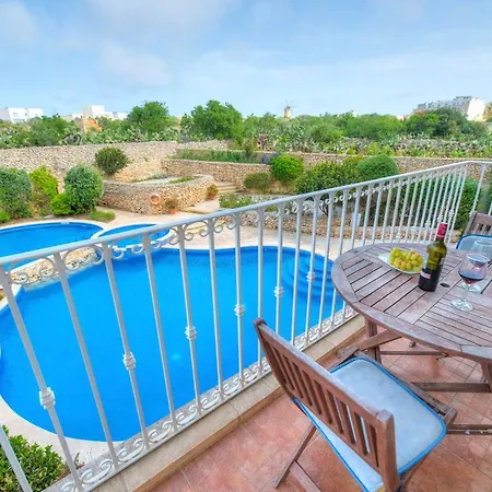 3 Bedroom Apt Overlooking Valley & Communal Pool Ecar1-1 アパート Qala